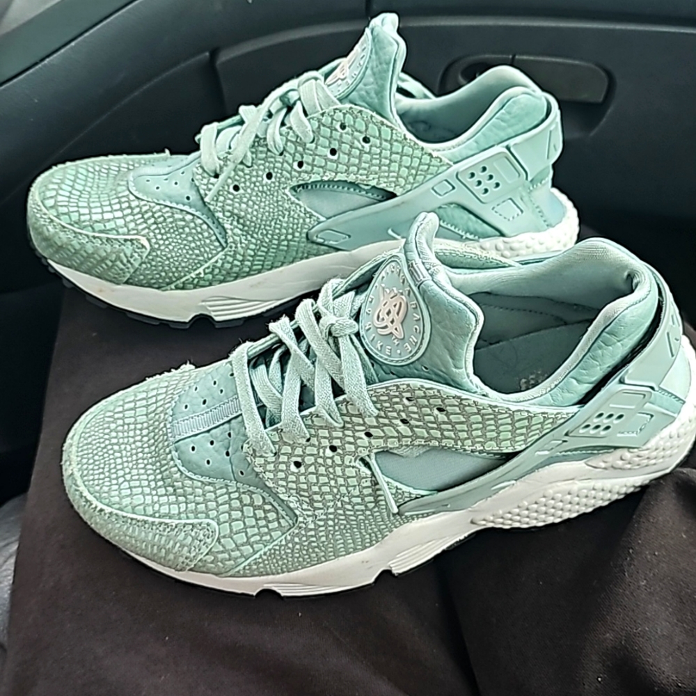 Nike woman shoes